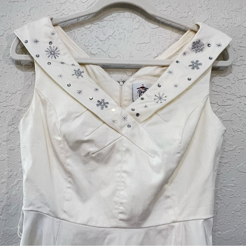 Disney Dress Shop Castle Holiday Dress Snowflake Sparkle Medium - Picture 4 of 13